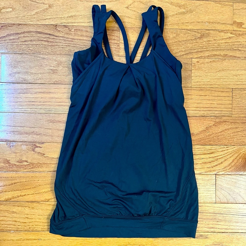 Lululemon tank with built in bra